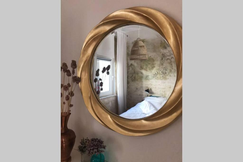 Wunderschoene Wohnung Mit Blick Auf Die Weinberge Neustadt an der Weinstraße 外观 照片